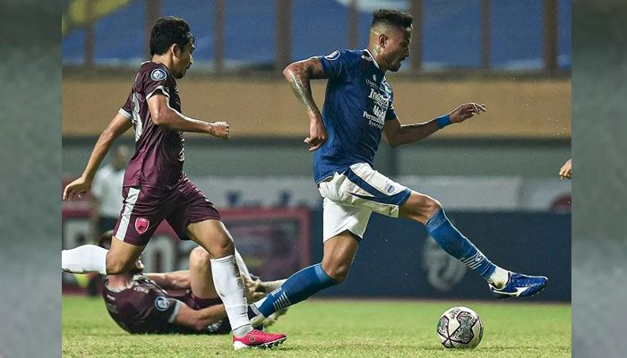 Babak Pertama Persib Masih Kesulitan Jebol Gawang PSM